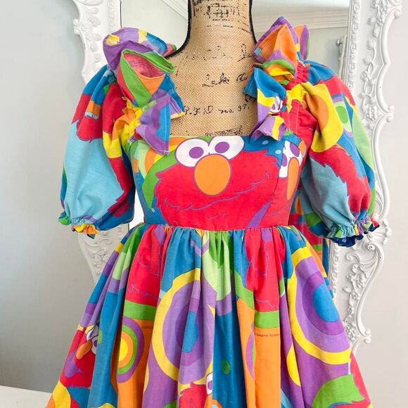 New York Couture Reworked Colorful ELMO Sesame Street Ruffle Puff Sleeve Dress - Picture 3 of 3